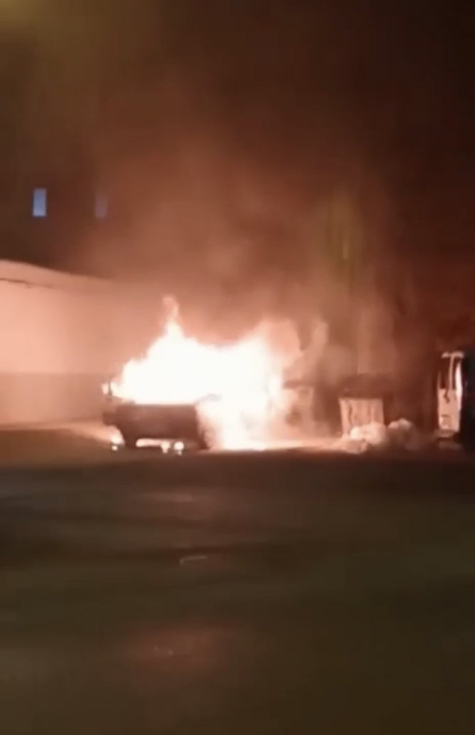 Bursa’da Seyir Halindeki Otomobil, Alev Alev Yanarak Kül Oldu