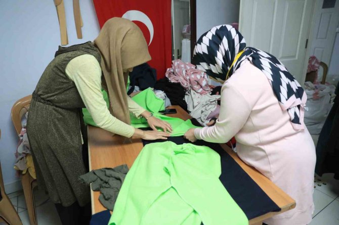 Pamukkale Belediyesi Kursiyerlerinden Depremzedelere Destek