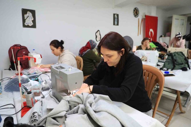 Pamukkale Belediyesi Kursiyerlerinden Depremzedelere Destek