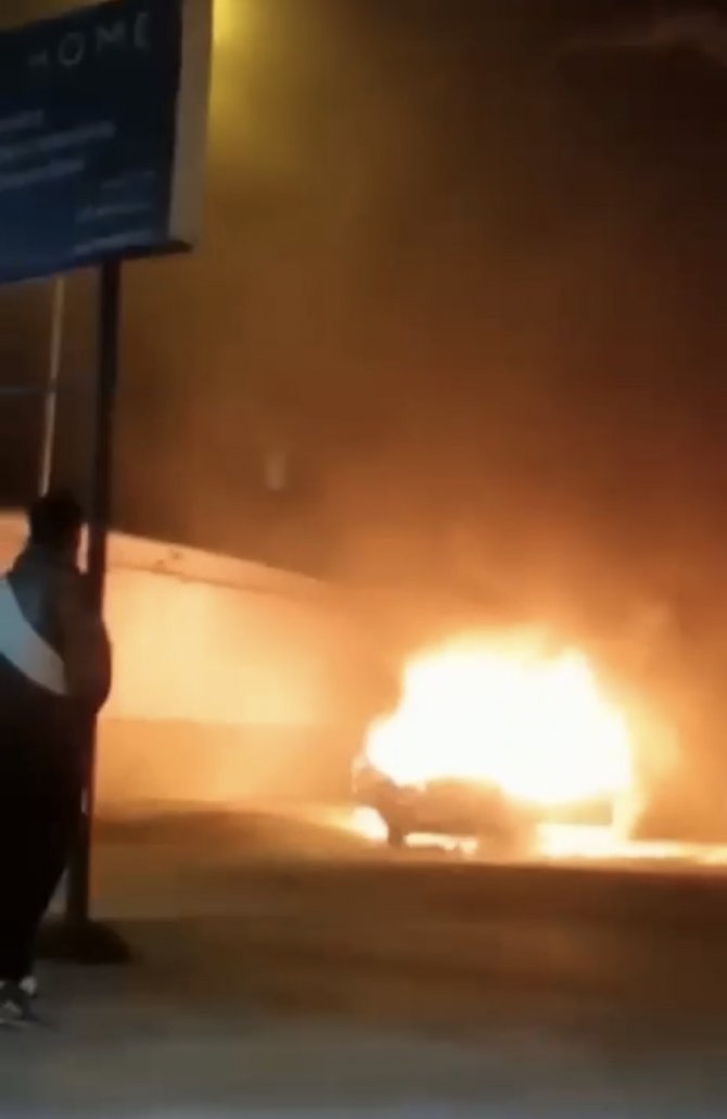 Bursa’da Seyir Halindeki Otomobil, Alev Alev Yanarak Kül Oldu