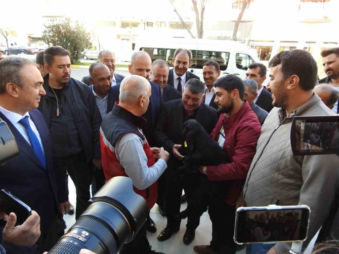 Bakan Kirişci’den Şap Aşısı Müjdesi