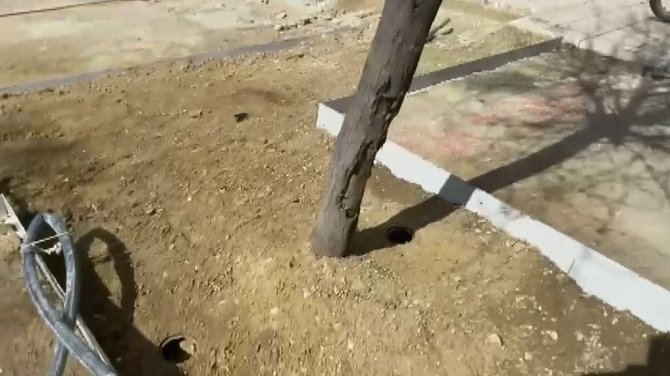Çekçek Arabasıyla Aydınlatma Spotu Hırsızlığı Kamerada