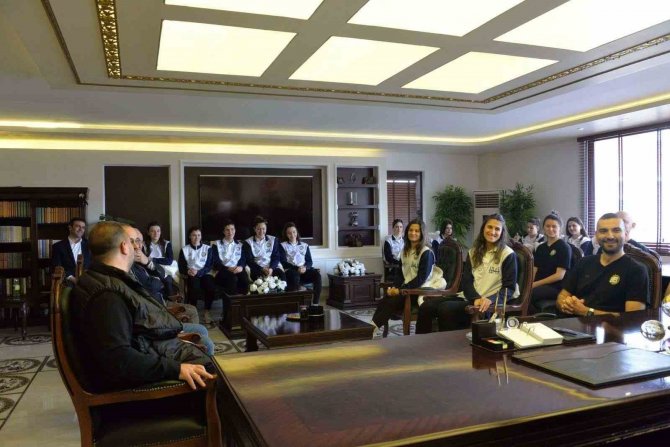 Başkan Bakkalcıoğlu “Bizim Kızlar”a Başarılar Diledi