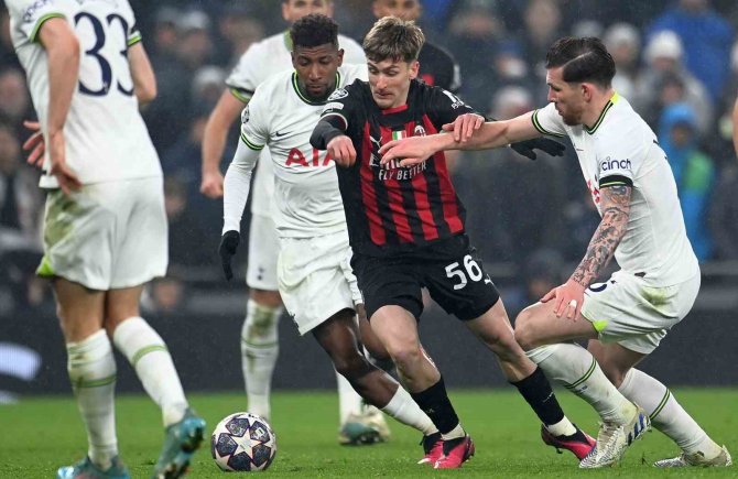 Milan, Şampiyonlar Ligi’nde Çeyrek Final Biletini Aldı
