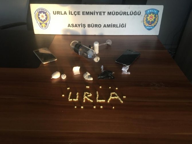 Urla’da Uyuşturucu Sattığı Tespit Edilen İki Kişiye Suçüstü