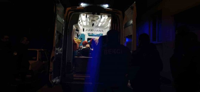 Gençlerin Bıçaklı Kavgasında 1 Kişi Ağır Yaralandı