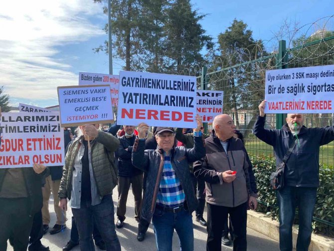 Kartal’da Siemens Vakfının Mağdur Üyelerinden ’Hakkımızı Verin’ Protestosu