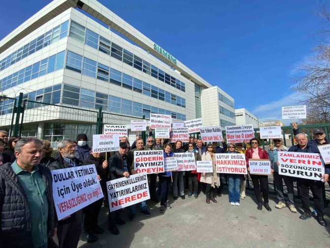 Kartal’da Siemens Vakfının Mağdur Üyelerinden ’Hakkımızı Verin’ Protestosu