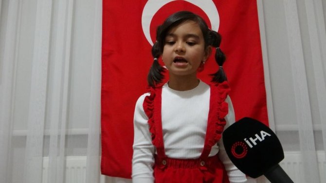 Okuma Yazma Bilmiyor Ama İ̇stiklal Marşı’nın 10 Kıtasını Ezbere Okuyor