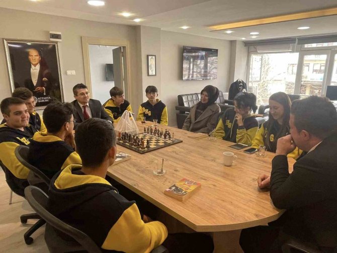 Adalet Alanı Öğrencilerinden Avukatları Ziyaret