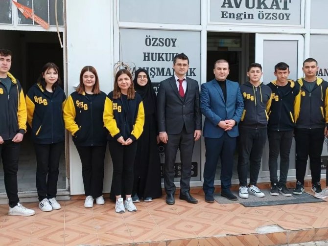 Adalet Alanı Öğrencilerinden Avukatları Ziyaret