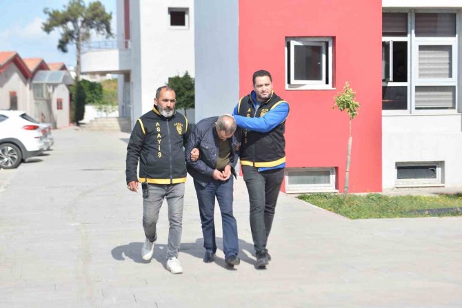 Dolmuşta Yaşlı Adamı Soyan Zanlı Tutuklandı
