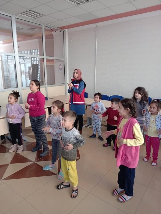 Psiko-sosyal Destek Ekiplerinden Depremzede Çocuklara Yönelik Etkinlik