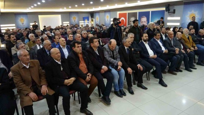 Ak Parti Van İ̇l Başkanlığı’na Atanan Emre Güray Görevi Devraldı