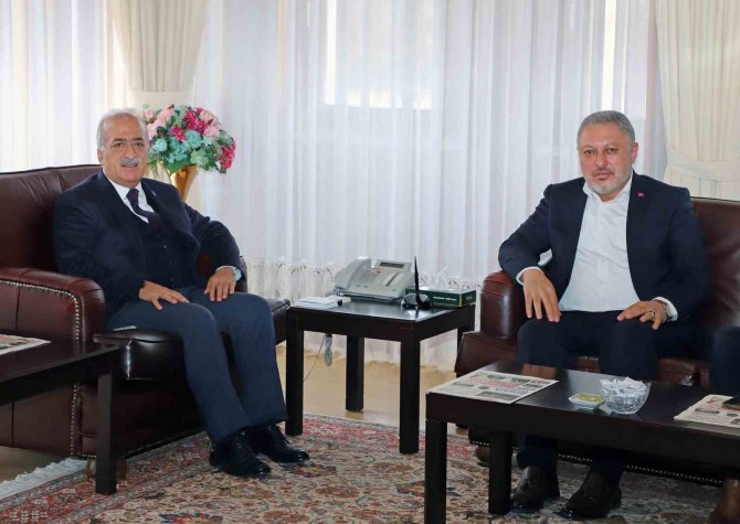 Duman’dan Rektör Çomaklı’ya Ziyaret