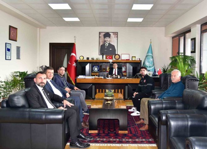 Baün’lü Milli Güreşçi Kerem Kamal’dan, Rektör Yücel Oğurlu’ya Ziyaret