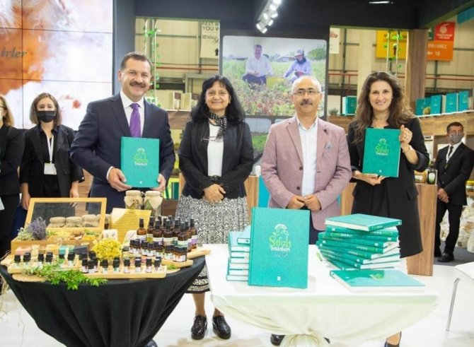 Belediye Ücretsiz Dağıtıyor, Uyanıklar İnternetten Fahiş Fiyata Satıyor