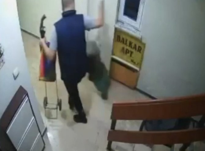 Bursa’da Pazar Arabası Hırsızları Güvenlik Kameralarından Kaçamadı