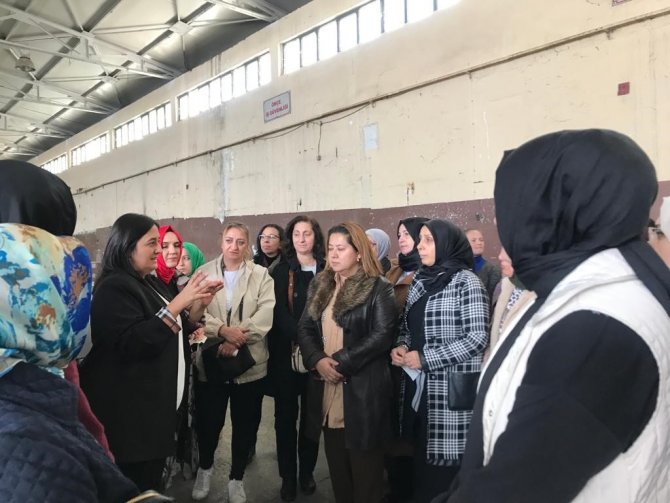 Bursalı Ak Kadınlardan Hatay’a 550 Koli Mutfak Malzemesi