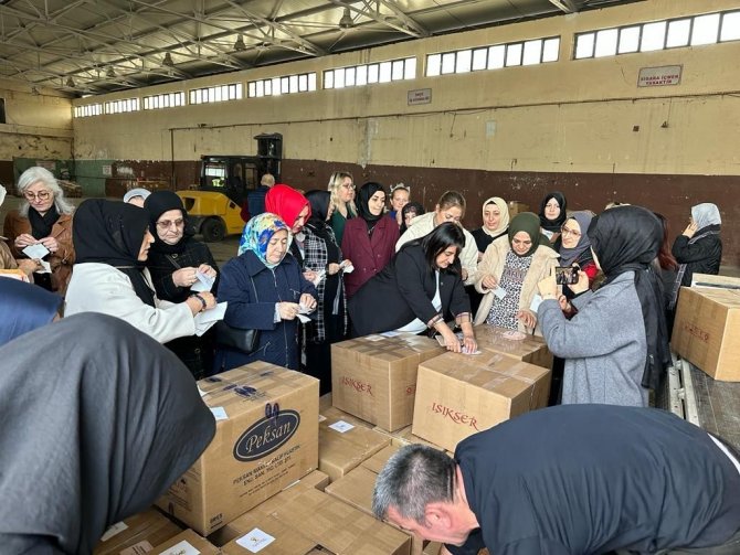 Bursalı Ak Kadınlardan Hatay’a 550 Koli Mutfak Malzemesi