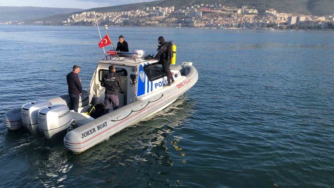 Denizde Kaybolan Kişiyi Ararken Tabanca Ve Tüfek Buldular