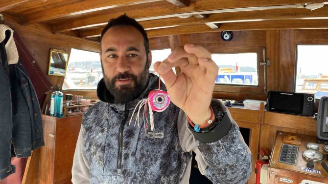 Nesli Tükenmekte Olan Köpek Balığı Teknede Doğum Yaptı