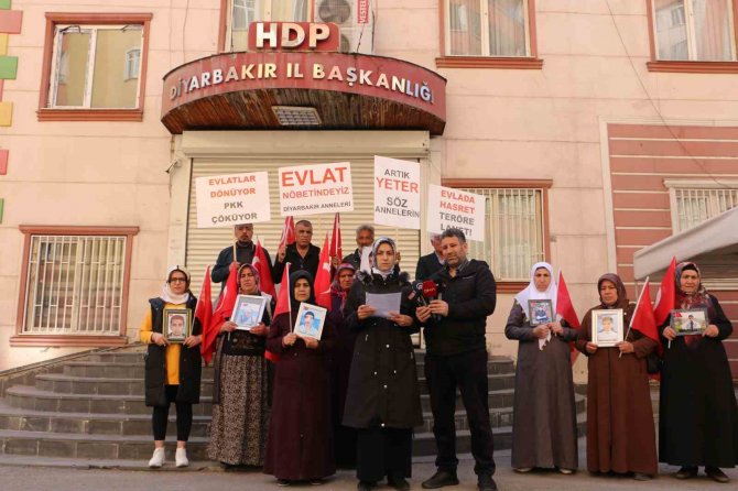 Evlat Nöbetindeki Ailelerden Aym’nin Hdp Kararına Tepki