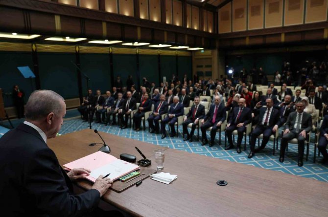 Cumhurbaşkanı Erdoğan, Seçim Kararını İmzaladı