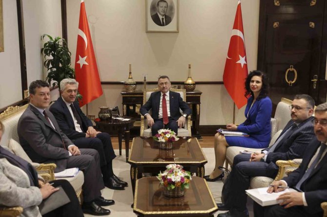 Cumhurbaşkanı Yardımcısı Oktay, Bm Mülteciler Yüksek Komiseri Grandi İle Bir Araya Geldi
