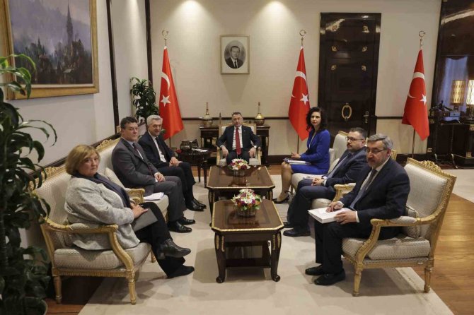 Cumhurbaşkanı Yardımcısı Oktay, Bm Mülteciler Yüksek Komiseri Grandi İle Bir Araya Geldi