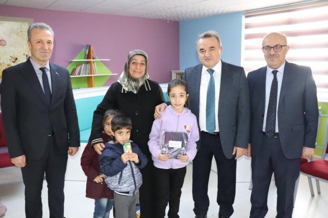 Depremzede Öğrencilerin Tüm Okul İhtiyaçları Giderildi