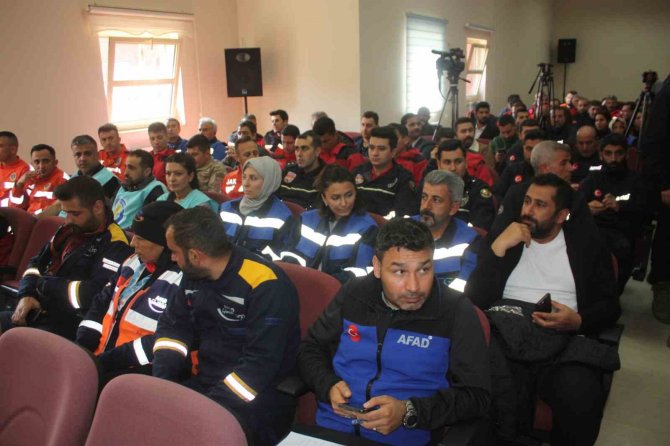 Diyarbakır Valisi Su’dan Arama Kurtarma Ekiplerine Teşekkür
