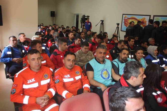 Diyarbakır Valisi Su’dan Arama Kurtarma Ekiplerine Teşekkür