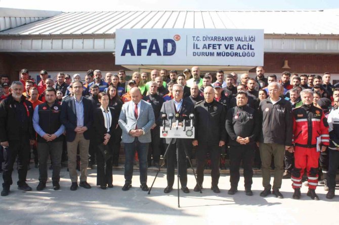 Diyarbakır Valisi Su’dan Arama Kurtarma Ekiplerine Teşekkür