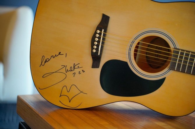 Depremzede Çocuklar İçin Nadal’ın Raketi Ve Tişörtü Satışa Çıktı