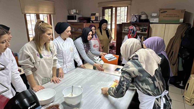 Hünerlerini Kursta Sergileyen Kadınların Hayali İş Yeri Açmak