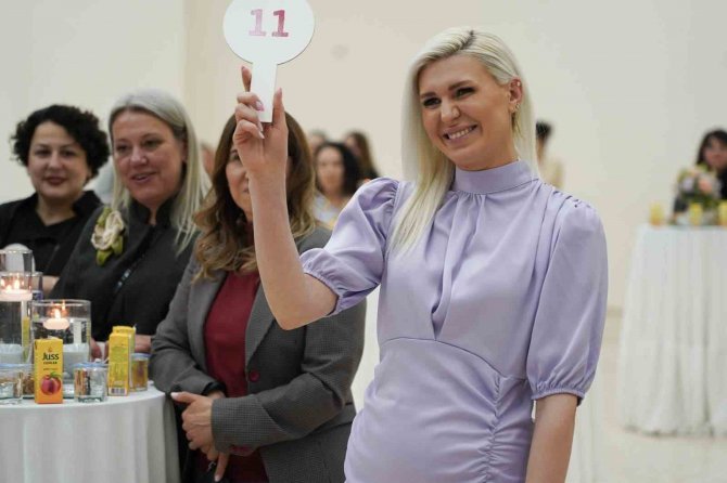 El Emeği Eserler Depremzedeler Yararına Açık Artırma Usulüyle Satıldı
