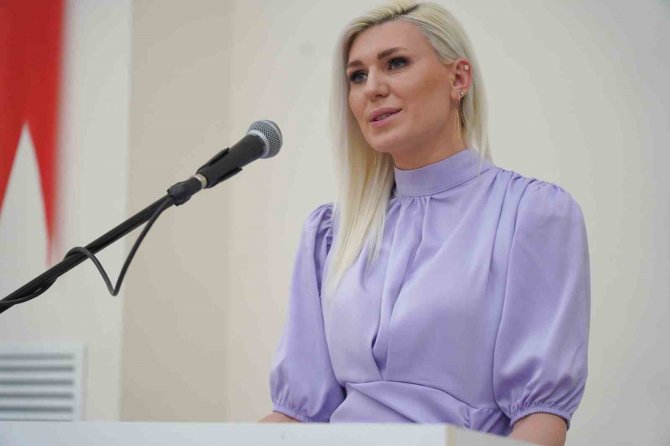 El Emeği Eserler Depremzedeler Yararına Açık Artırma Usulüyle Satıldı