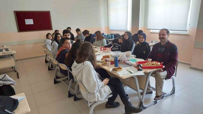 Deprem Bölgesinden Gelen Öğrencilere Kaynaşma Ve Uyum Etkinliği