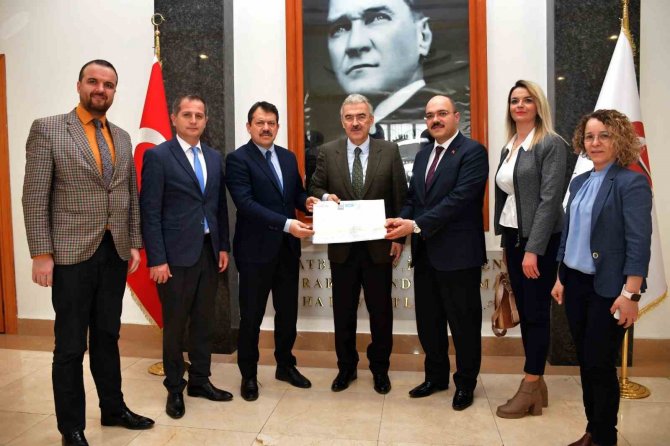 Eskişehir Adliyesindeki Yardım Kampanyasında Depremzedeler İçin 147 Bin 971 Tl Toplandı