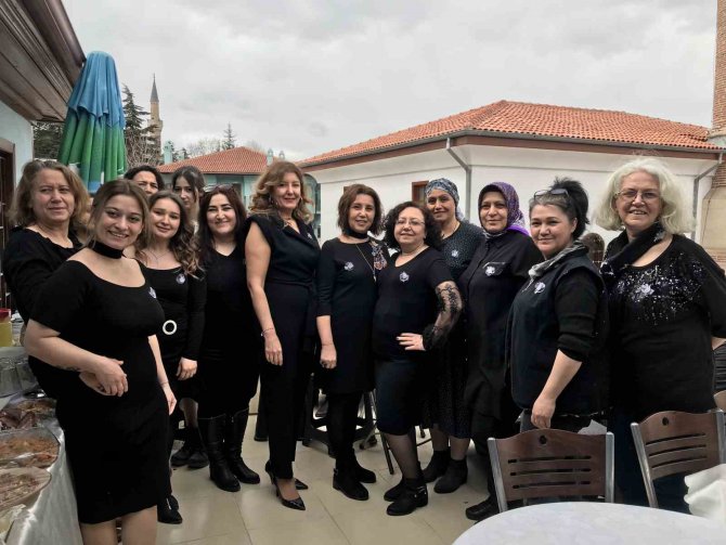 El Sanatları Eğitim Ve Kültür Derneği 3’üncü Yılını Kutladı