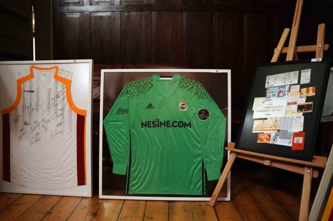 Galatasaray’ın Düzenlediği Müzayedede 17 Milyon 780 Bin Tl Toplandı