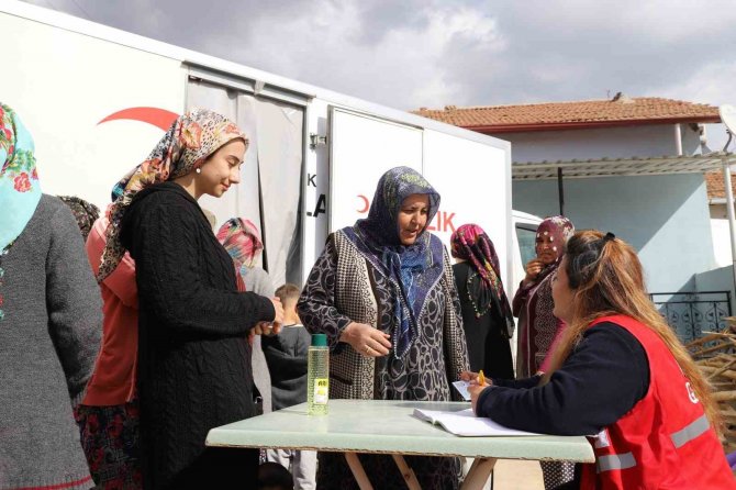 Kızılay, Mobil Sağlık Araçlarıyla 20 Bin Afetzedeye Sağlık Hizmeti Verdi