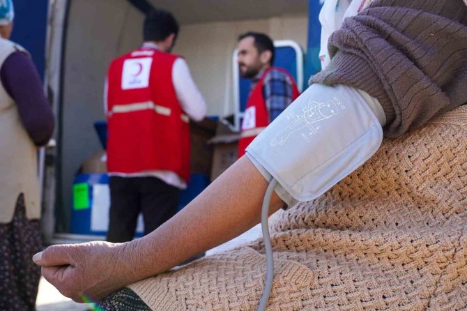 Kızılay, Mobil Sağlık Araçlarıyla 20 Bin Afetzedeye Sağlık Hizmeti Verdi