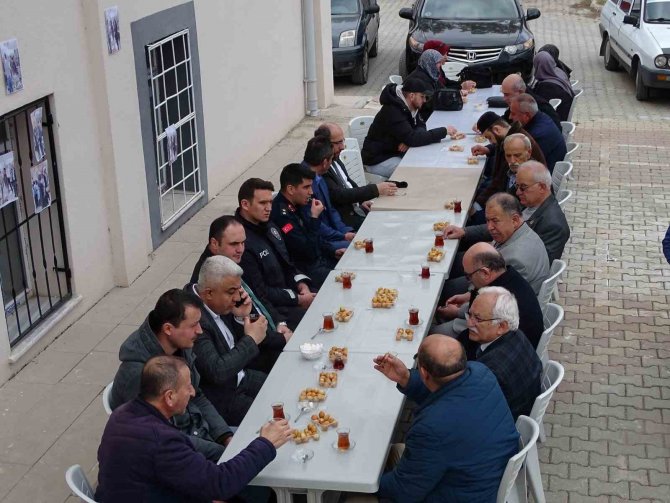 Hisarcık Atatürk İ̇lkokulu’nda Vefat Eden Müdür Yardımcısı İçin Lokma Hayrı