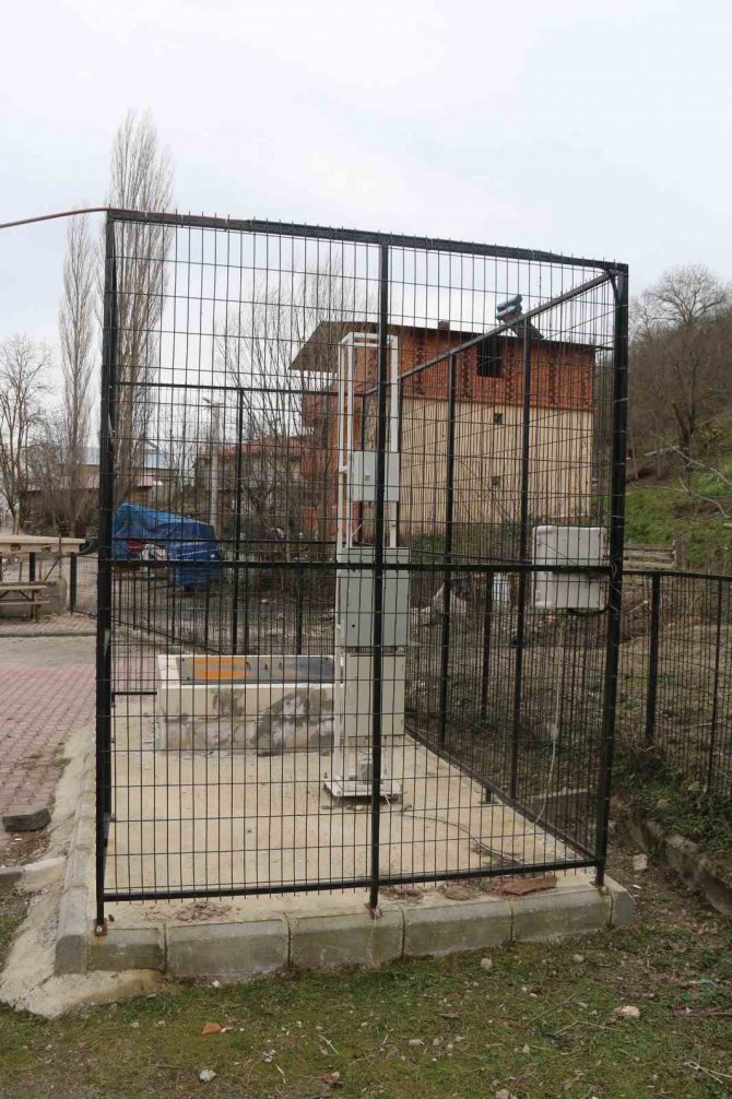 Başkan Deveci: "Depremi Unutturmayacağız”"