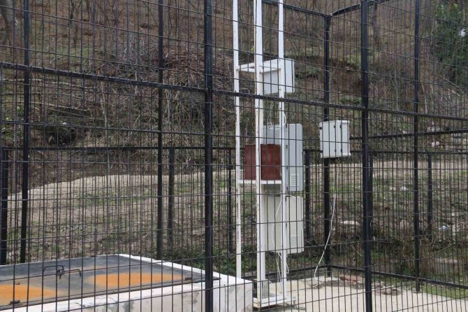 Başkan Deveci: "Depremi Unutturmayacağız”"