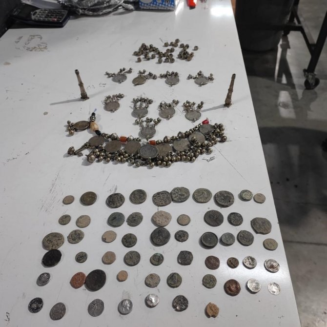 İ̇stanbul’da Tarihi Eser Kaçakçılarına Operasyon: 5 Gözaltı
