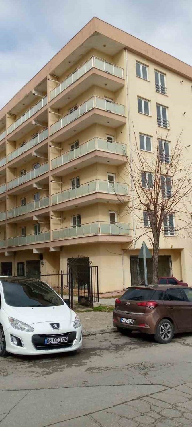 Kızılay’dan Uşak’ta Depremzedelere Açılmadığı İddia Edilen Binayla İlgili İddialara Yalanlama