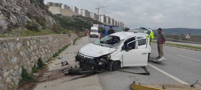İ̇zmir’de Feci Kaza: 2 Ölü, 1 Ağır Yaralı
